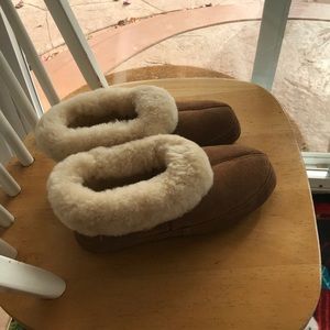 Acorn slippers light brown